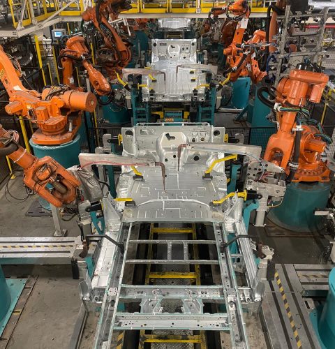 Ford Otosan J74 Gövde Üretim Hattı – Robot entegrasyonu ve hat verimliliğini artırmaya yönelik optimizasyon çalışmaları (2024–2025)